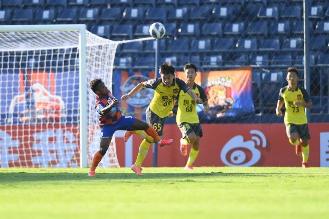 世界杯官网入口-被头球砸垮的广州青年军 两场净吞5弹弱点屡暴露