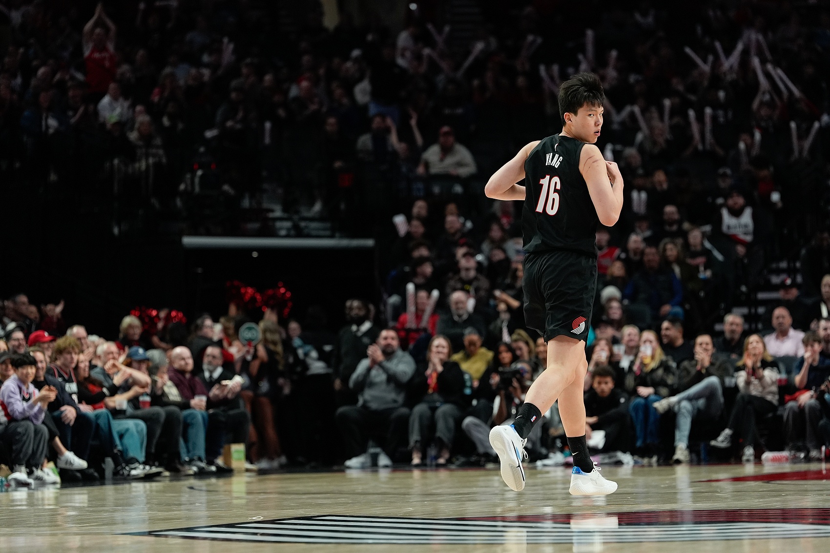 世界杯官方平台指南-【菜鸟】杨瀚森6分4板1帽+损失2000刀 克尼佩尔失准13分&amp;三分6中1