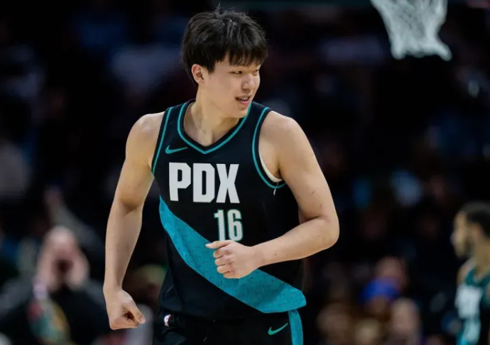 世界杯手机观看-仅上49秒！杨瀚森成笑话！开拓者无情弃用，球迷：小杨委屈了|波特兰开拓者队|犹他爵士队|中国篮球|杨翰森|篮板_新浪体育_新浪新闻